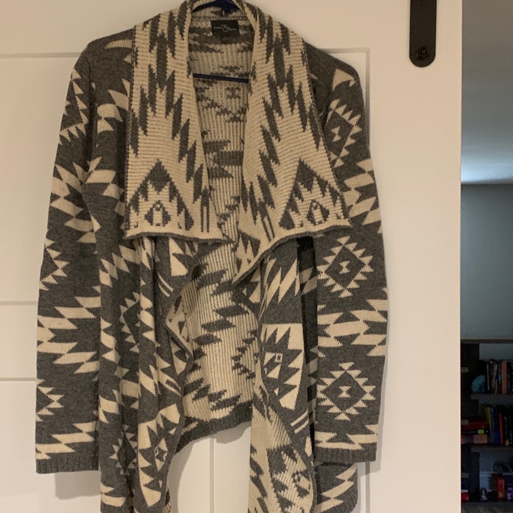Market and spruce Aztec print cardigan